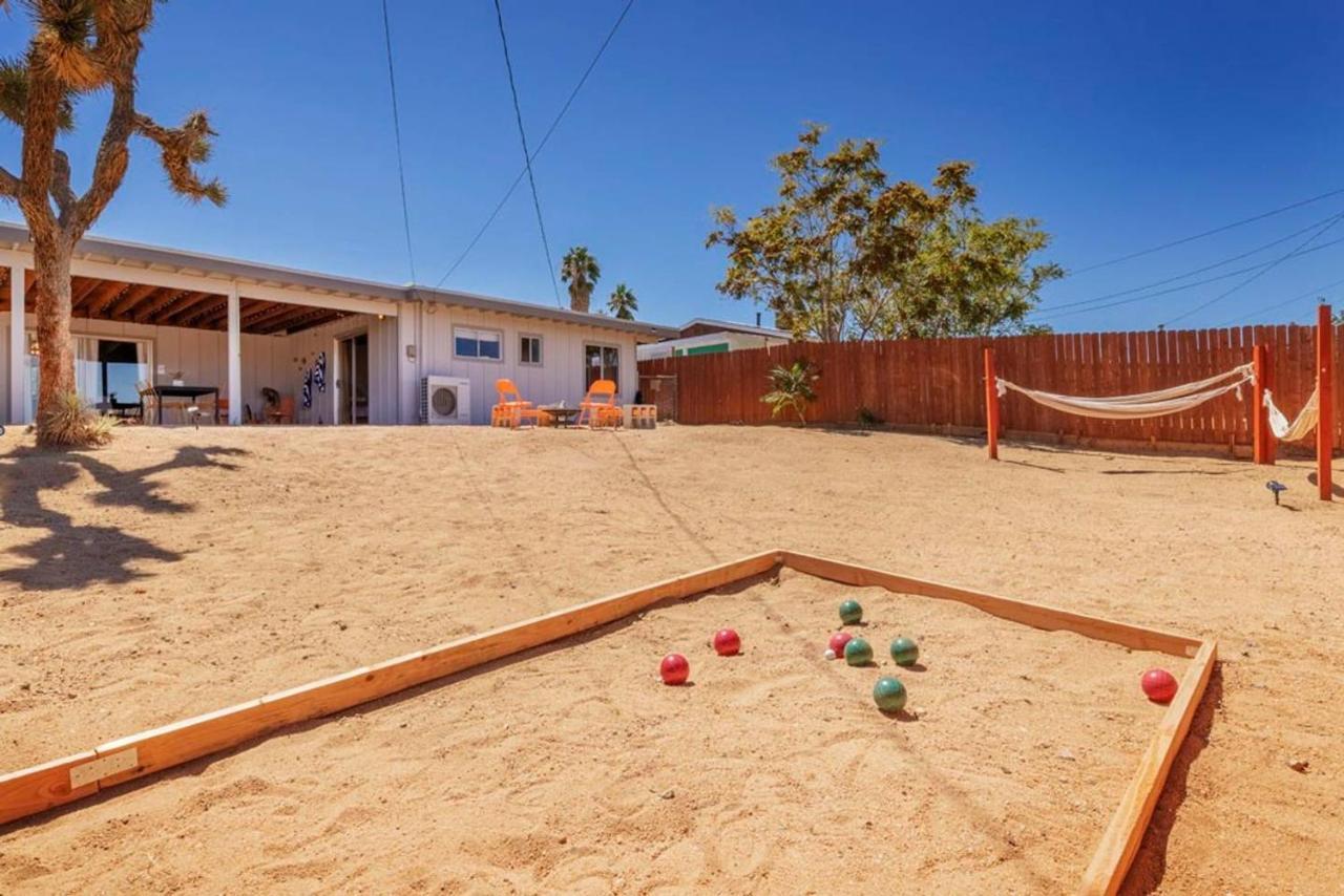 Made In The Shade - Central, Hot Tub, Ac, Sleeps 8 Villa Joshua Tree Eksteriør bilde